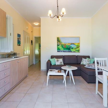 Avelia Blue Apartamento Asprogerakata Exterior foto