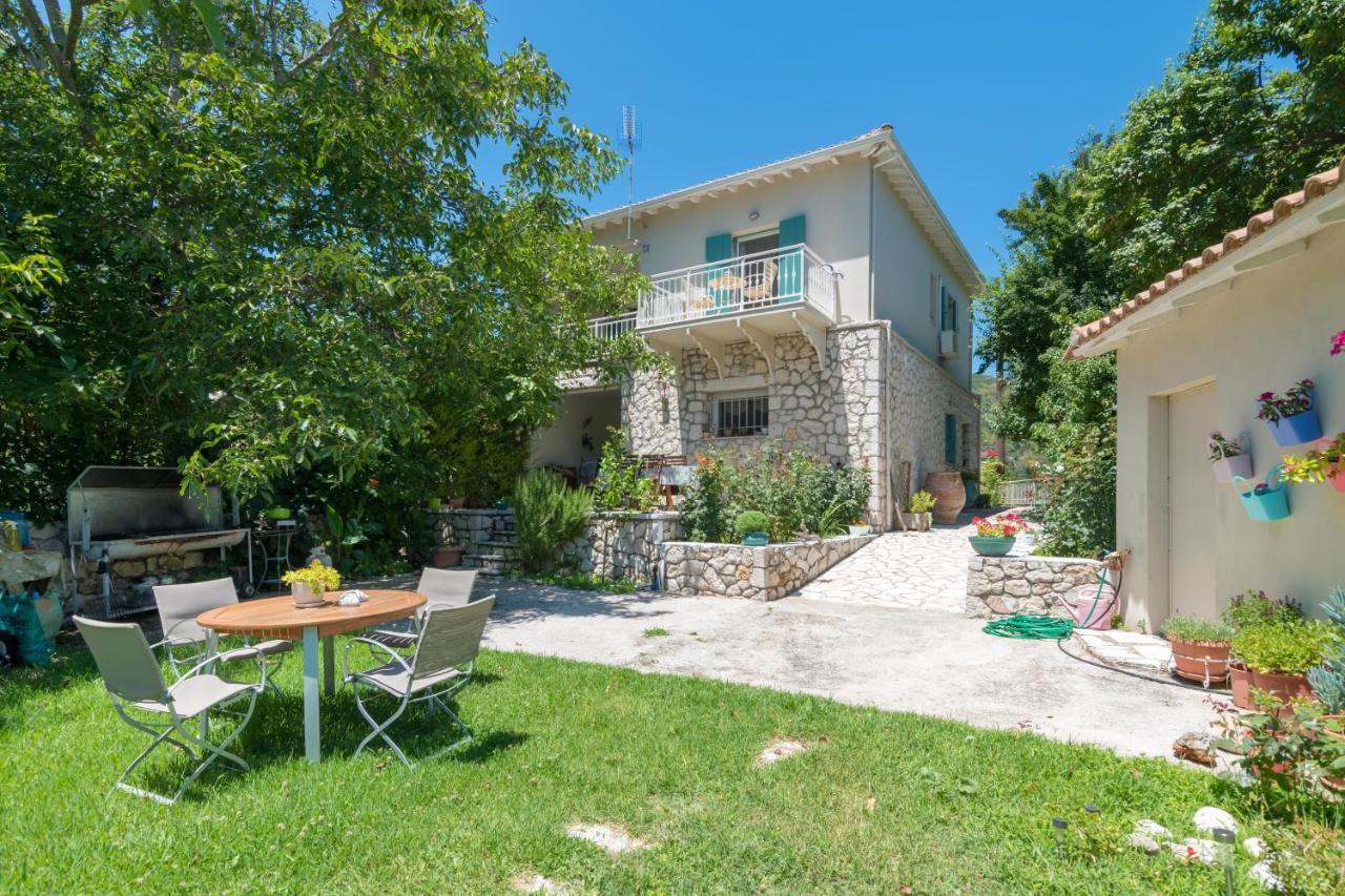 Avelia Blue Apartamento Asprogerakata Exterior foto