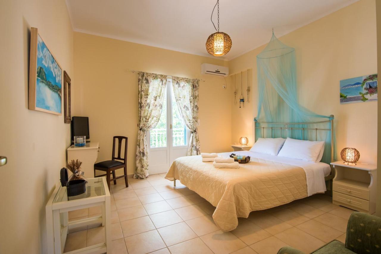 Avelia Blue Apartamento Asprogerakata Exterior foto